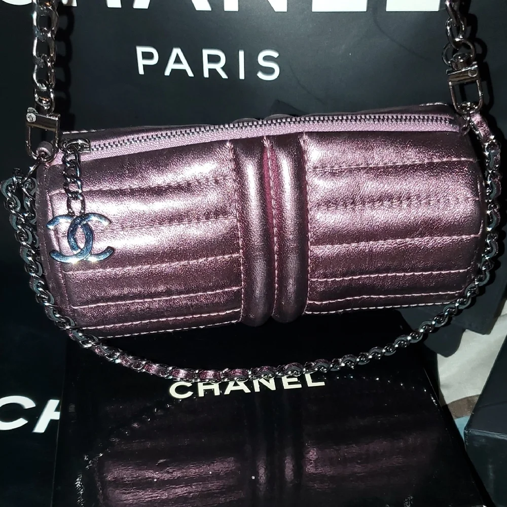 Chanel Metalic Purple Quilted Barrel Shoulder Bag With Iconic CC Zipper Pull. - Picture 2 of 7